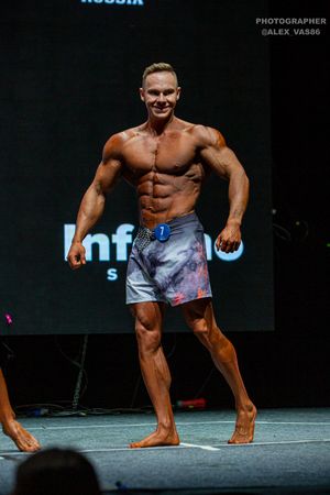 MEN'S PHYSIQUE 174